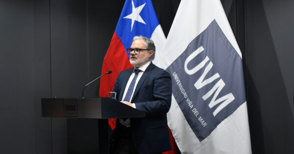 Presidente de la CNA visitó UVM para exponer sobre nuevos estándares de acreditación