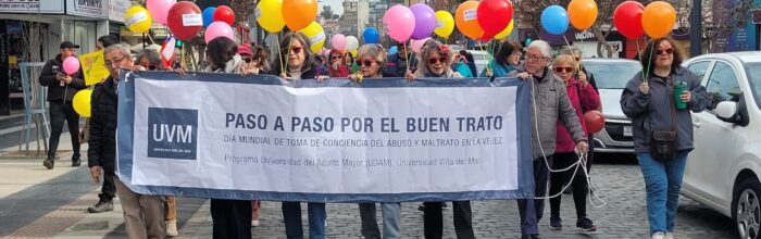 Personas mayores marcharon por el buen trato en actividad impulsada por la Universidad Viña del Mar
