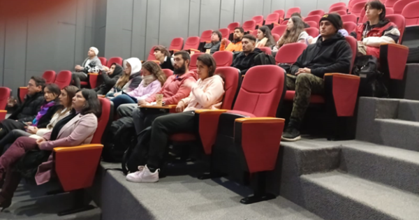 Estudiantes de Escuela de Educación participaron en presentación Proyecto Tutoría entre pares en Centroamérica