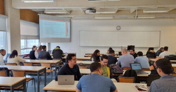 Académico UVM dictó clases en programa de postgrado de universidad española