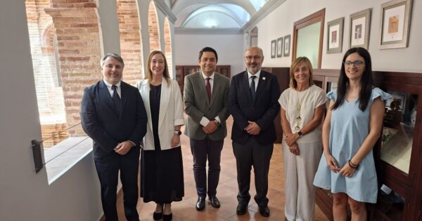 UVM impulsa agenda conjunta de investigación, innovación y formación doctoral con Universidad Católica de Valencia