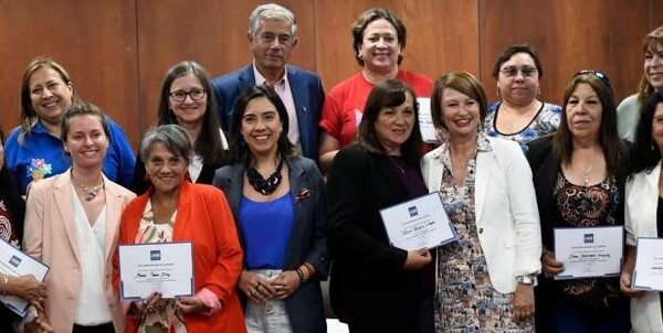 UVM hizo reconocimiento a dirigentas sociales en el marco del 8M