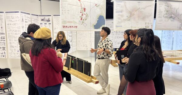 Estudiantes de Arquitectura UVM presentaron planes de regeneración para ferias libres de Viña del Mar