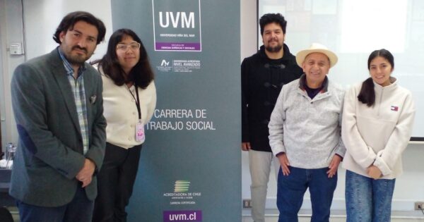 Carrera de Trabajo Social organizó «Presentación Poética y Análisis Colectivo de la realidad local»