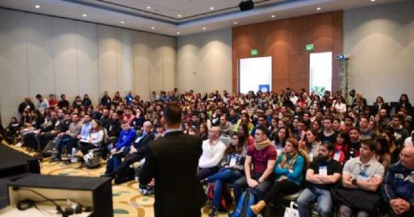 Docente UVM participa en Congreso de Kinesiología en Mendoza