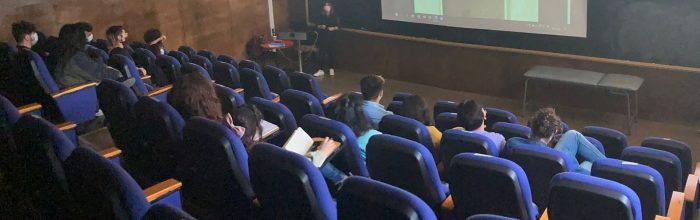 Destacada directora de arte dicta taller en carrera Cine UVM