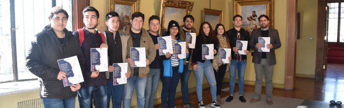 Estudiantes de Administración de Negocios Turísticos y Hoteleros recorren Palacio Baburizza
