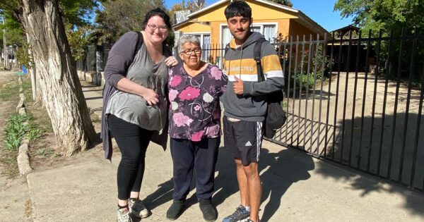 Estudiantes de Periodismo UVM trabajan en acción de VcM en comuna de Casablanca