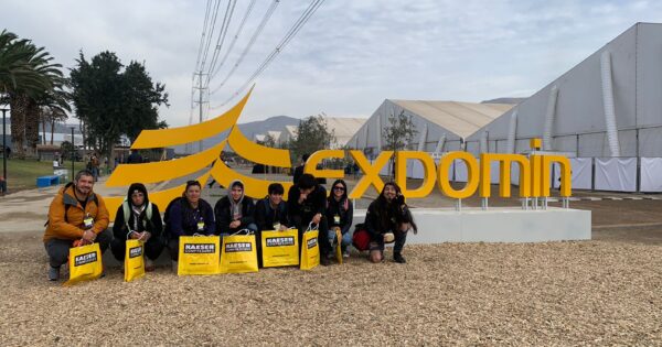 Carreras de Ingeniería Civil en Minas e Ingeniería en Construcción visitan Expomin 2023