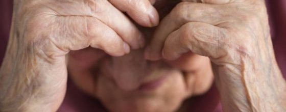 Adultos mayores: ¿en distanciamiento social o soledad?