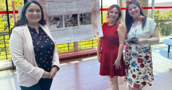 Estudiantes de primer año de Obstetricia presentaron proyectos de investigación