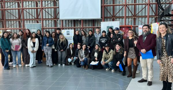Estudiantes de Formación General presentan muestra de proyectos de desarrollo comunitario