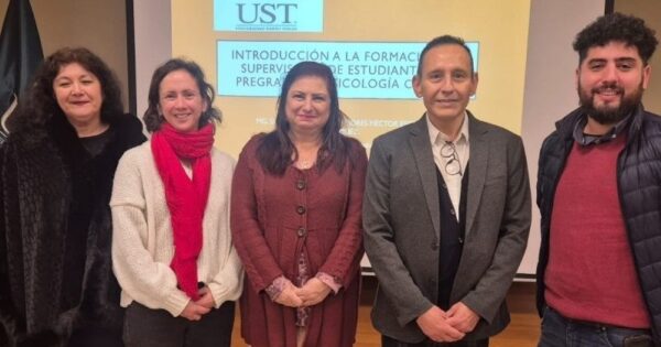 Docentes de Psicología UVM participaron en clase magistral de desafíos en la  supervisión clínica