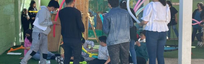 Pedagogía en Inglés realiza proyecto de aprendizaje más servicio en centro Nueva Siembra de Valparaíso