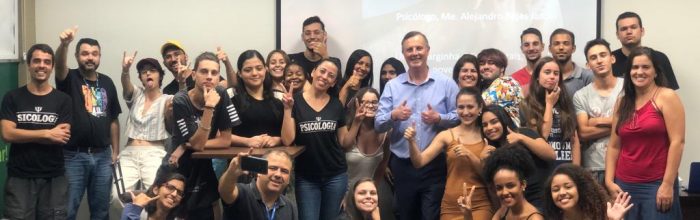 Docente UVM realiza charlas en universidades en Brasil