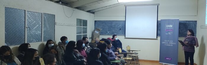 Estudiantes de Trabajo Social sociabilizan proyectos de servicio desarrollados este año