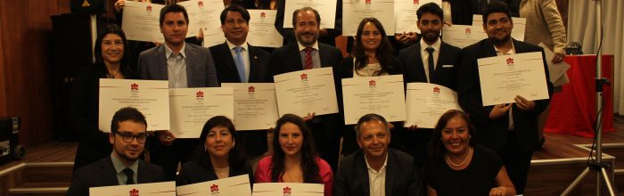 Escuela de Ciencias Jurídicas y Sociales entrega certificación a participantes de sus diplomados