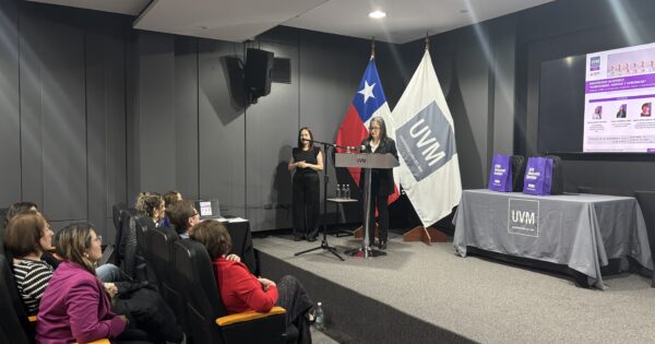 Unidad de Inclusión Universitaria UVM cerró el año con charla sobre accesibilidad y premiación literaria