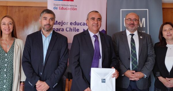 UVM firma convenio con Superintendencia de Educación de la Región de Valparaíso