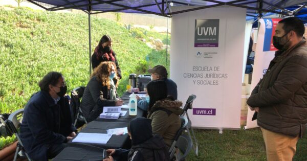 Clínica Jurídica UVM participa en actividad “Patitas en el Barrio” de Villa Alemana