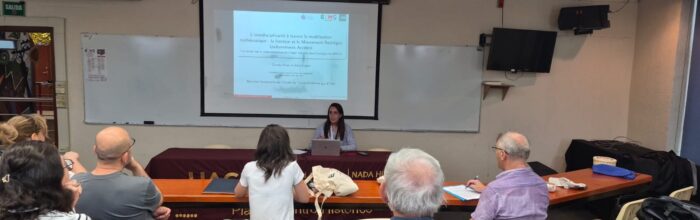 Académica participó en simposio internacional liderando panel sobre IA y didáctica de la matemática