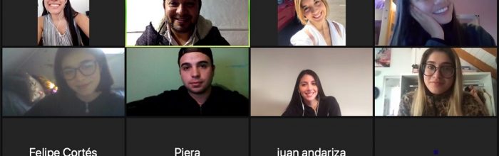 Relacionadora pública mexicana participa en clase virtual con estudiantes
