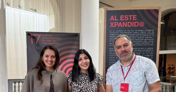 Académico UVM participó en Festival Internacional de Perú exhibiendo destacadas obras
