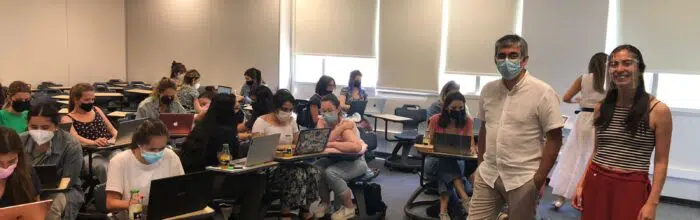 Académica y coordinador de Escuela de Ciencias participan en taller de la Universidad del Desarrollo