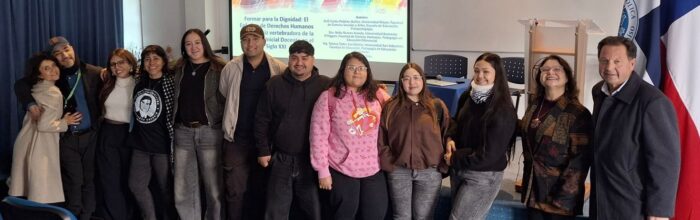 Académica de Trabajo Social UVM expone en seminario sobre transformación educativa