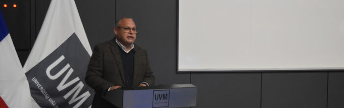 UVM inauguró año académico con exposición a cargo del gobernador regional de Valparaíso