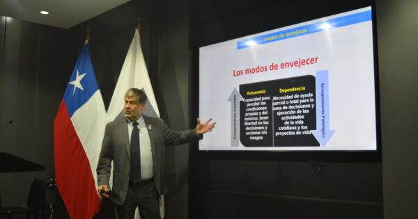 Programa UDAM UVM inició su año académico 2025 con destacada charla sobre envejecimiento activo
