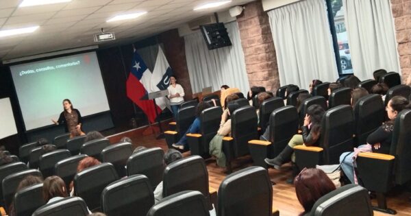 Pedagogía en Educación Diferencial realiza jornada de estrategias de clown para desarrollo de habilidades profesionales