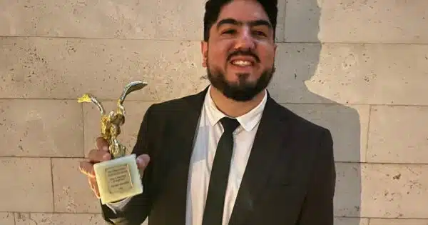 Estudiante de magíster UVM obtiene reconocimiento como mejor periodista deportivo