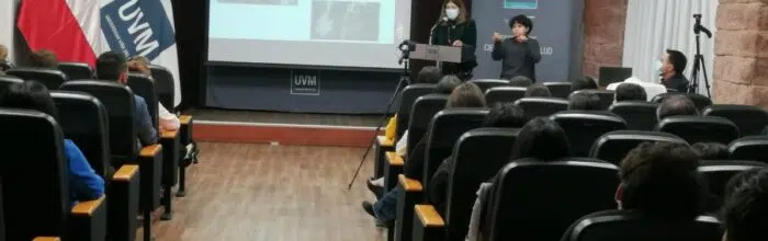 Escuela de Ciencias de la Salud aborda importancia de la simulación clínica en el proceso académico