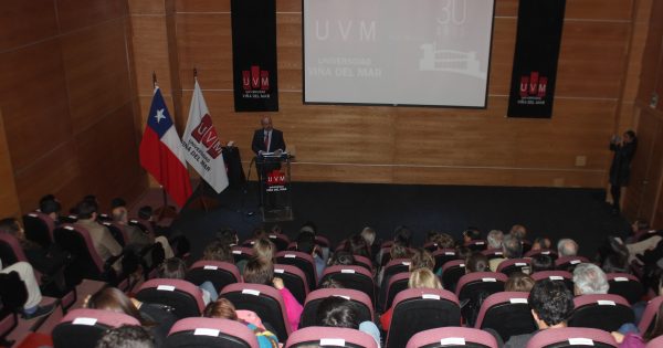Experta en Gobernanza dio inicio al Año Académico en la UVM
