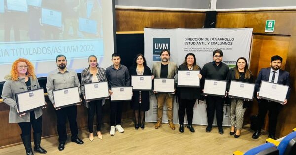 UVM entregó Beca Excelencia Titulados/as a exalumnos para cursar programas de magíster