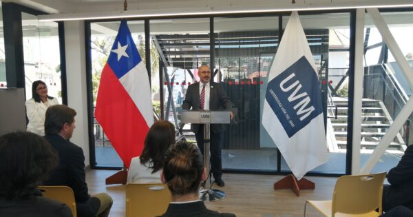 En emotiva ceremonia se entregó «Beca Continuidad de Estudios Fundación Educación y Cultura-Inversiones Alsacia S. A.»