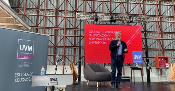 Benito Baranda realizó charla sobre cultura de la solidaridad en educación y responsabilidad universitaria