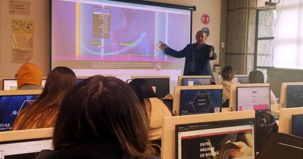 Docente UVM comparte su perspectiva sobre el programa de Magíster en Comunicación Digital y Transmedia