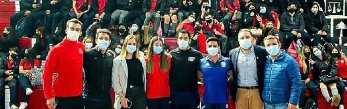 Docente de Kinesiología realiza conversatorio con deportistas paralímpicos en Colegio Aconcagua 