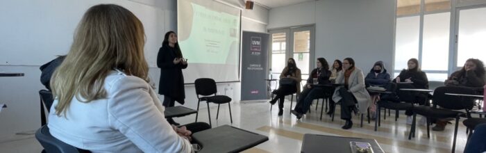 Carrera de Psicopedagogía realizó charla “Estimulación Temprana, Familia y Rol Psicopedagógico”