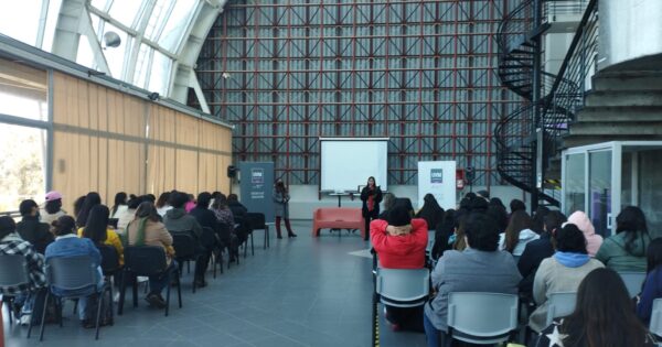 Escuela de Educación desarrolló charla “Mujeres educadas, historia y género en espacios formativos”