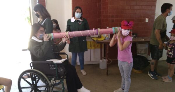 Estudiantes de Educación Parvularia realizaron actividades navideñas con comunidad de Forestal