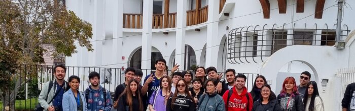 Estudiantes UVM recorren cercanías del Campus Recreo