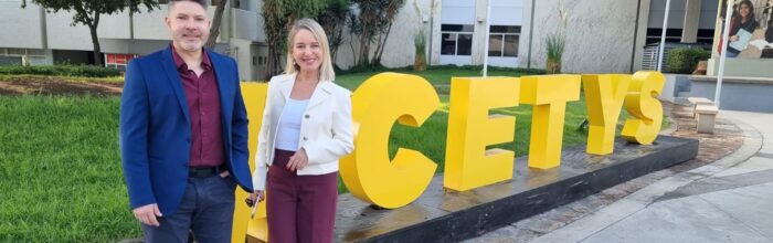Académicos UVM presentaron estudio sobre consumo compartido en Congreso Internacional en México