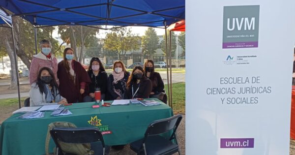 Clínica Móvil del Centro de Prácticas Sociales UVM participa en la Expo Adulto Mayor de Quilpué