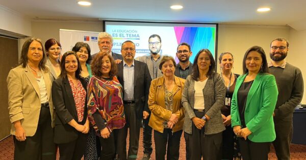 Directora de Escuela de Educación participó en congreso Mineduc