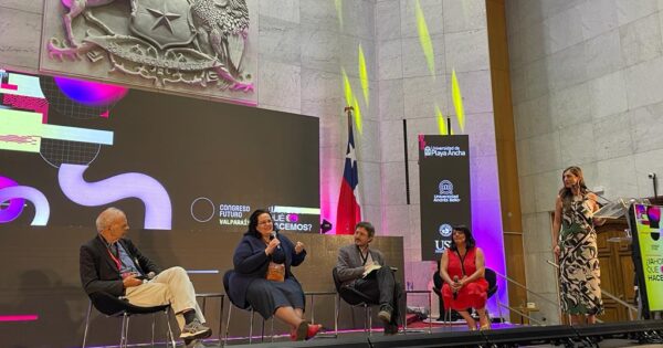 Académica de Medicina Veterinaria UVM participó en destacado panel en Congreso Futuro
