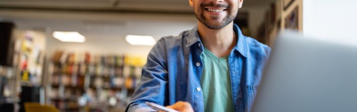 Continúa con tus estudios en la UVM