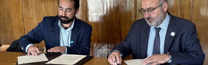 UVM y Municipalidad de Juan Fernández firmaron convenio para fortalecer el desarrollo educativo y social